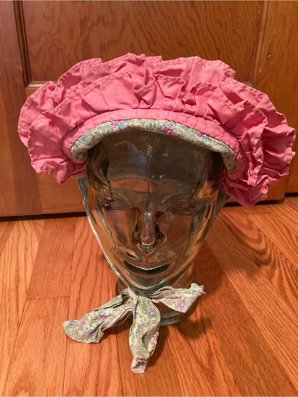 Handmade Bonnet Vintage Ruffly - Picture 2 of 6